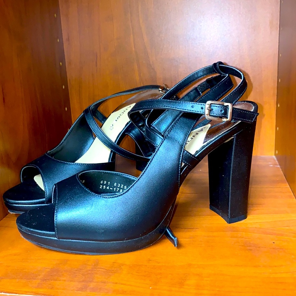 Brand New Leather Black Block Heels size 8